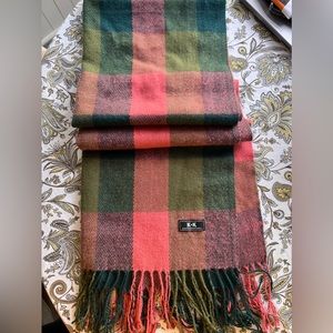 Super SOFT large 💚GREEN and PINK 💗scarf shawl